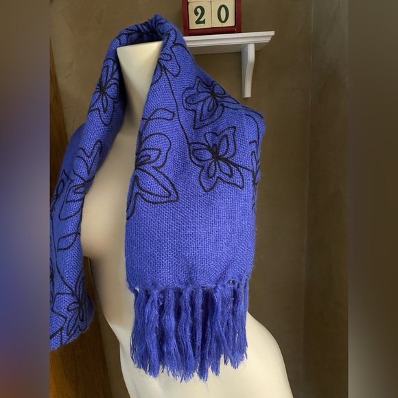 Charming Charlie Royal Blue Rectangular Women’s Scarf with Fringe - Picture 8 of 9